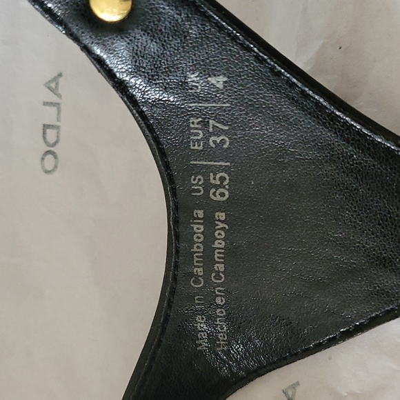 Brand New Aldo mecia black leather thong sandles new never worn - Picture 3 of 4